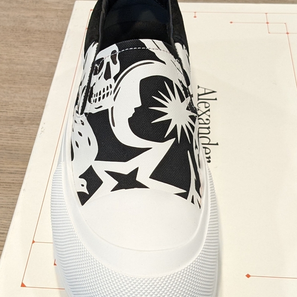 Mens Alexander McQueen Abstract Skull Slip-On Sneakers White/Black - Picture 3 of 7